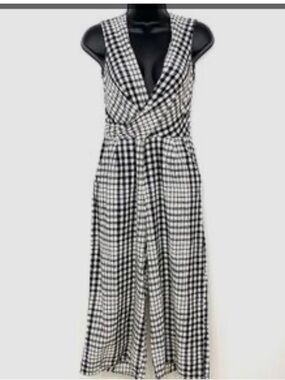 stradivarius Black and White Gingham Sleeveless Jumpsuit